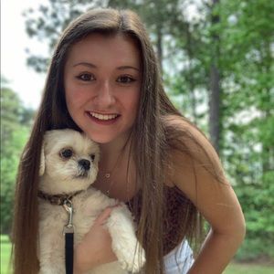 Meet your Posher, Emily